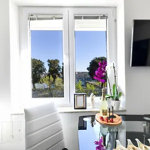 lauris-apartment.hotelinzadar.com/