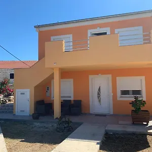 apartmani-petra-zadar.hotelinzadar.com/